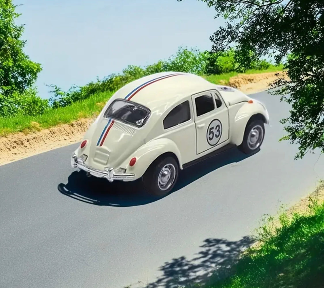Mini voiture vintage blanche – L’élégance rétro en miniature