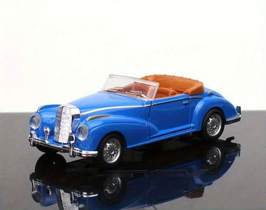 Voiture cabriolet rétro en alliage – L’élégance ouverte du style classique