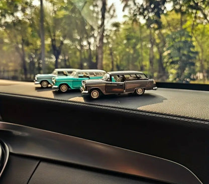 Ornement voiture vintage en métal – L’icône rétro aux finitions chromées