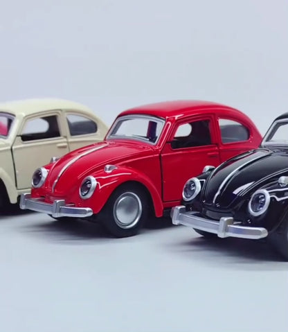 Voiture rétro en fonte à rebond – Le charme authentique du métal et du mouvement